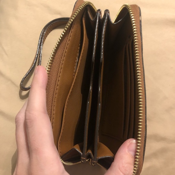 Michael Kors Wallet - Picture 2 of 2